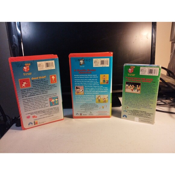 Peanuts VHS Lot of 3 - Snoopy, Charlie Brown - Picture 2 of 7